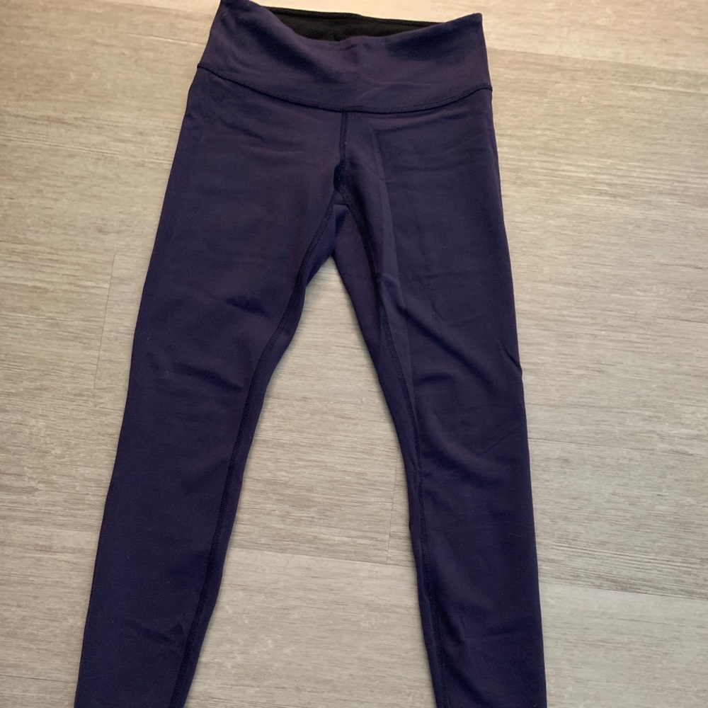Lululemon Black/Periwinkle Reversible WunderUnder